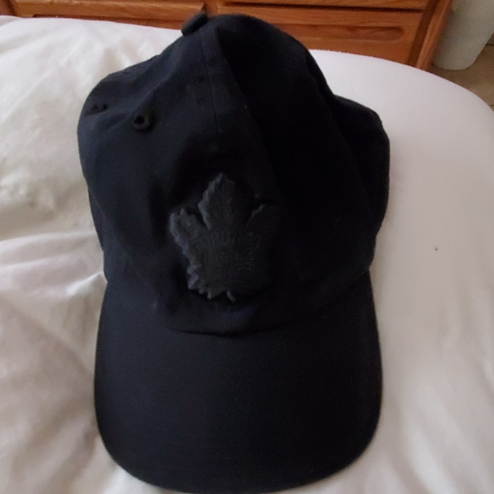 Black Toronto Maple Leaves Baseball Cap